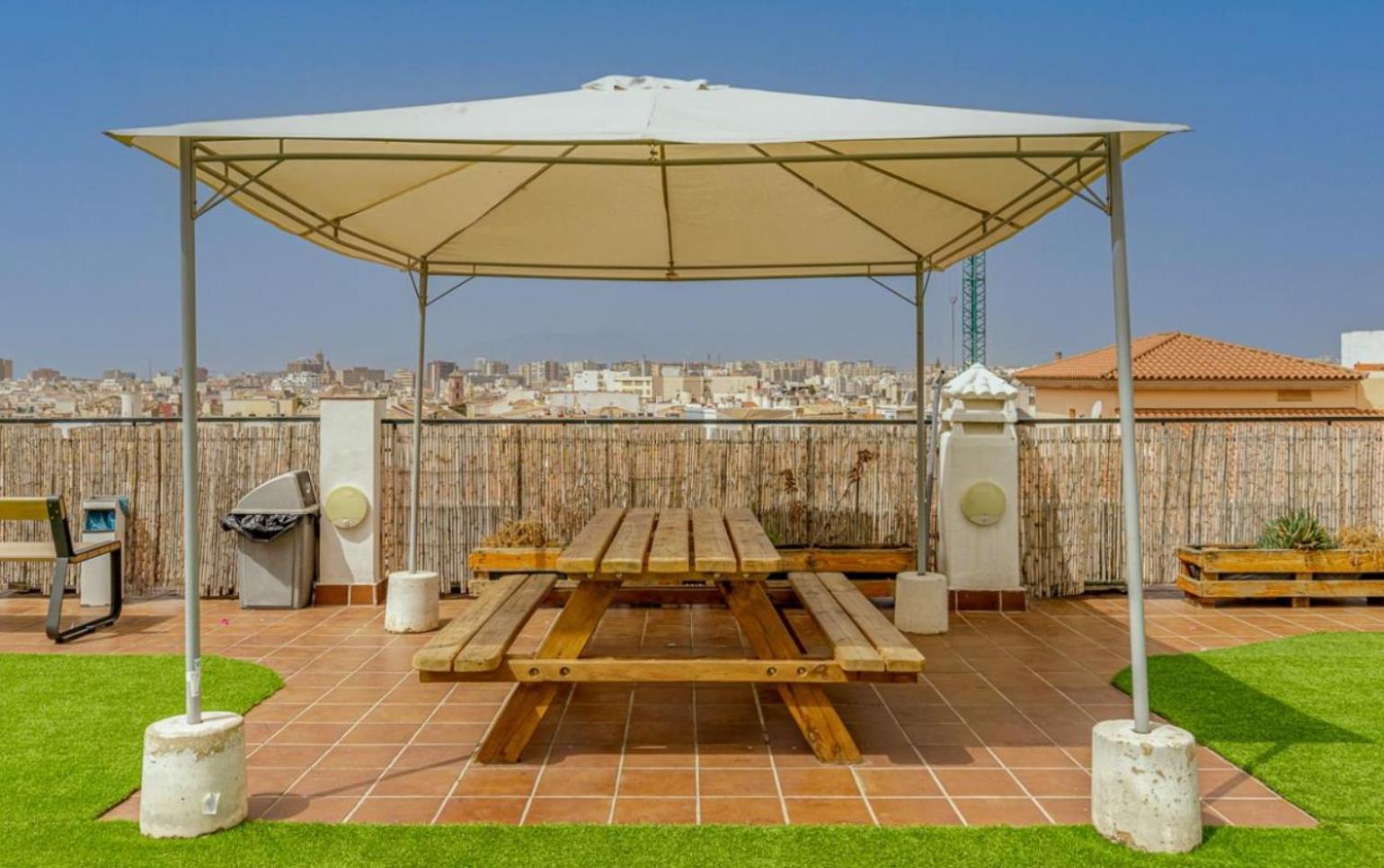 Apartamento Centrico La Merced 2 - Free Parking & Free Gym Apartamento Málaga Exterior foto