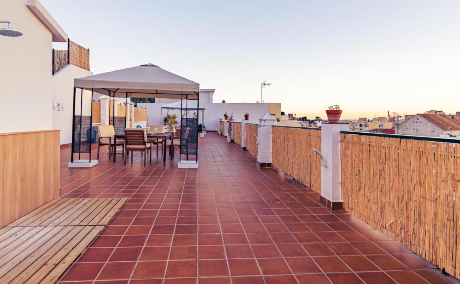 Apartamento Centrico La Merced 2 - Free Parking & Free Gym Apartamento Málaga Exterior foto